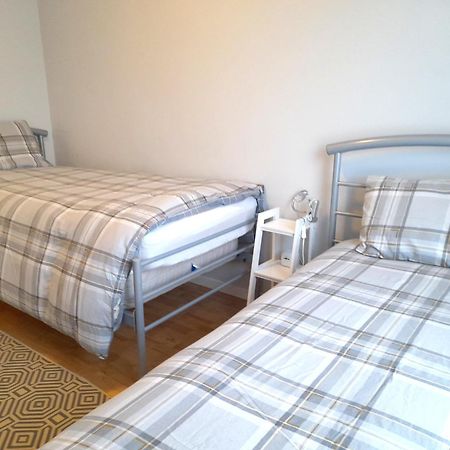 Excellent Location - City Centre - Parking - 4 Beds -2 Bedrooms เบลฟาสต์ ภายนอก รูปภาพ