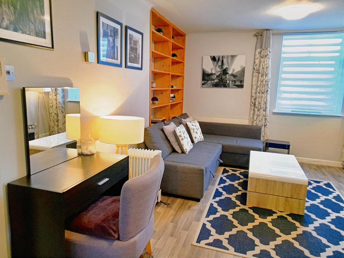 Excellent Location - City Centre - Parking - 4 Beds -2 Bedrooms เบลฟาสต์ ภายนอก รูปภาพ