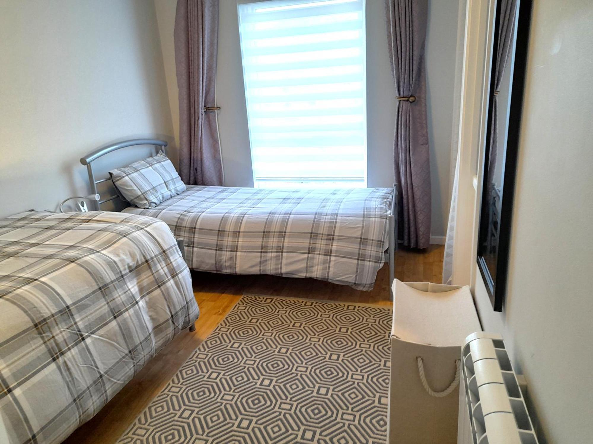 Excellent Location - City Centre - Parking - 4 Beds -2 Bedrooms เบลฟาสต์ ภายนอก รูปภาพ
